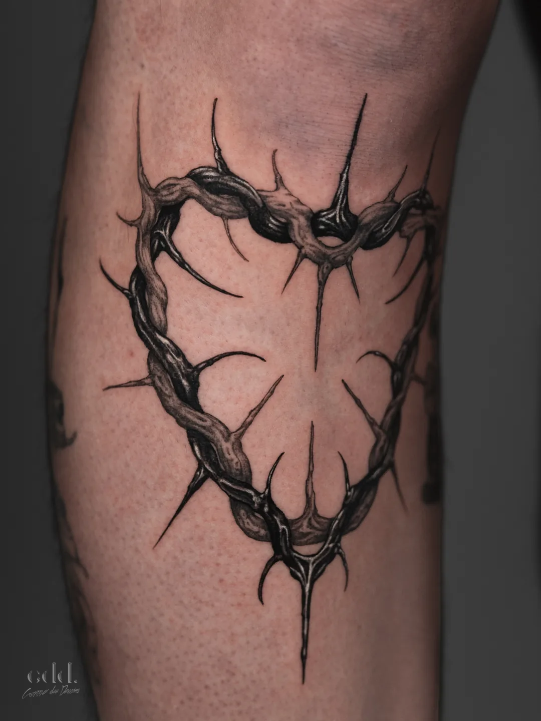 Thorn heart · tatouage par Comme des Dessins, tatoueur à Montréal · cddtattoo.com · Instagram @comme.des.dessins